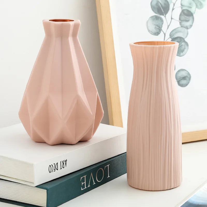 Sleek Nordic Solo Vase