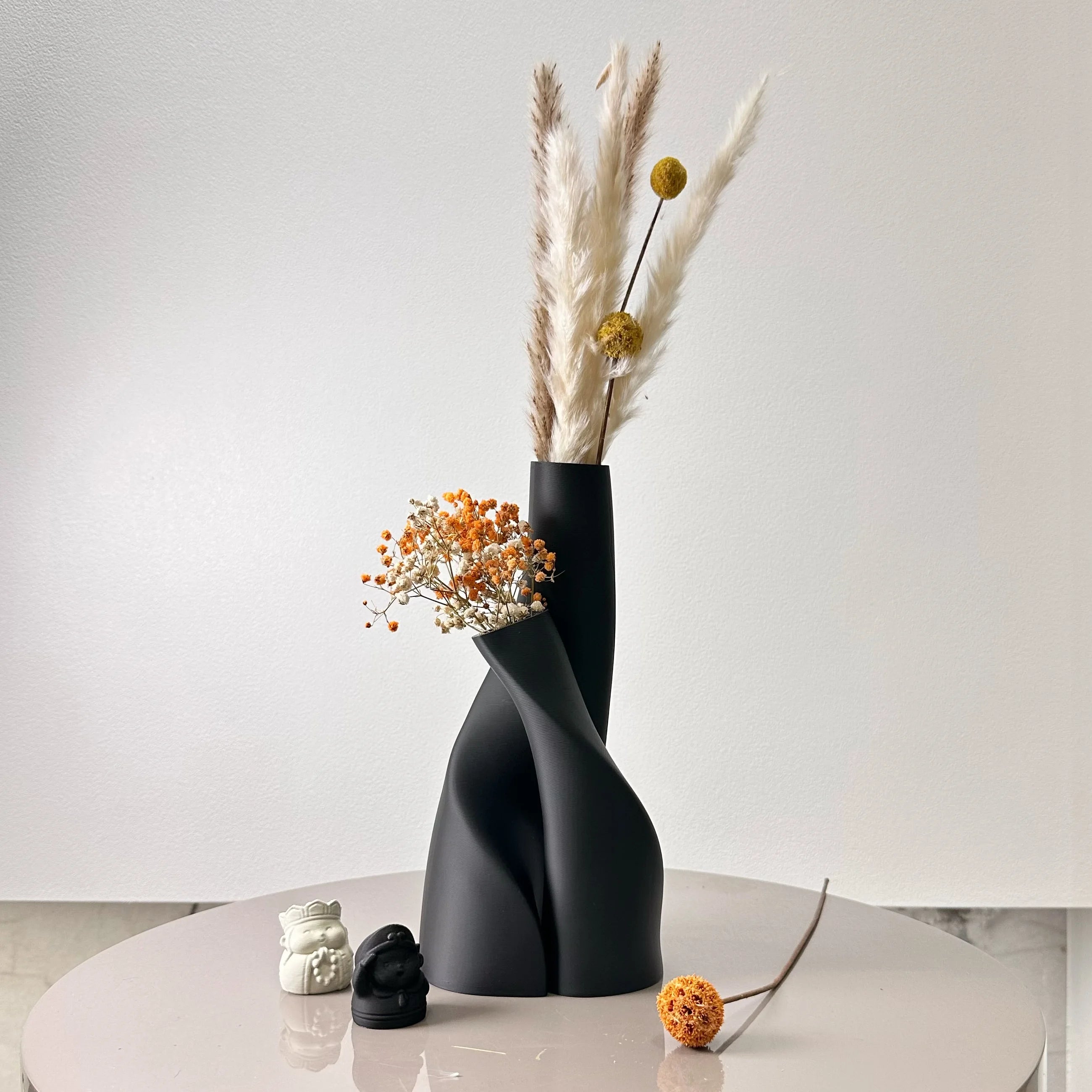 Harmonious Sculpture Vase Set