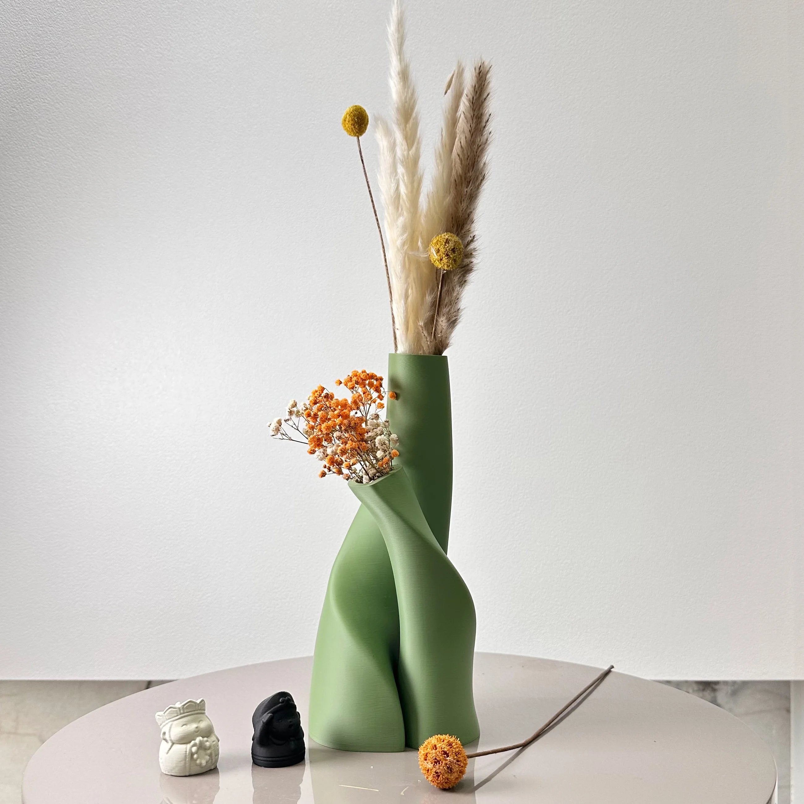 Harmonious Sculpture Vase Set