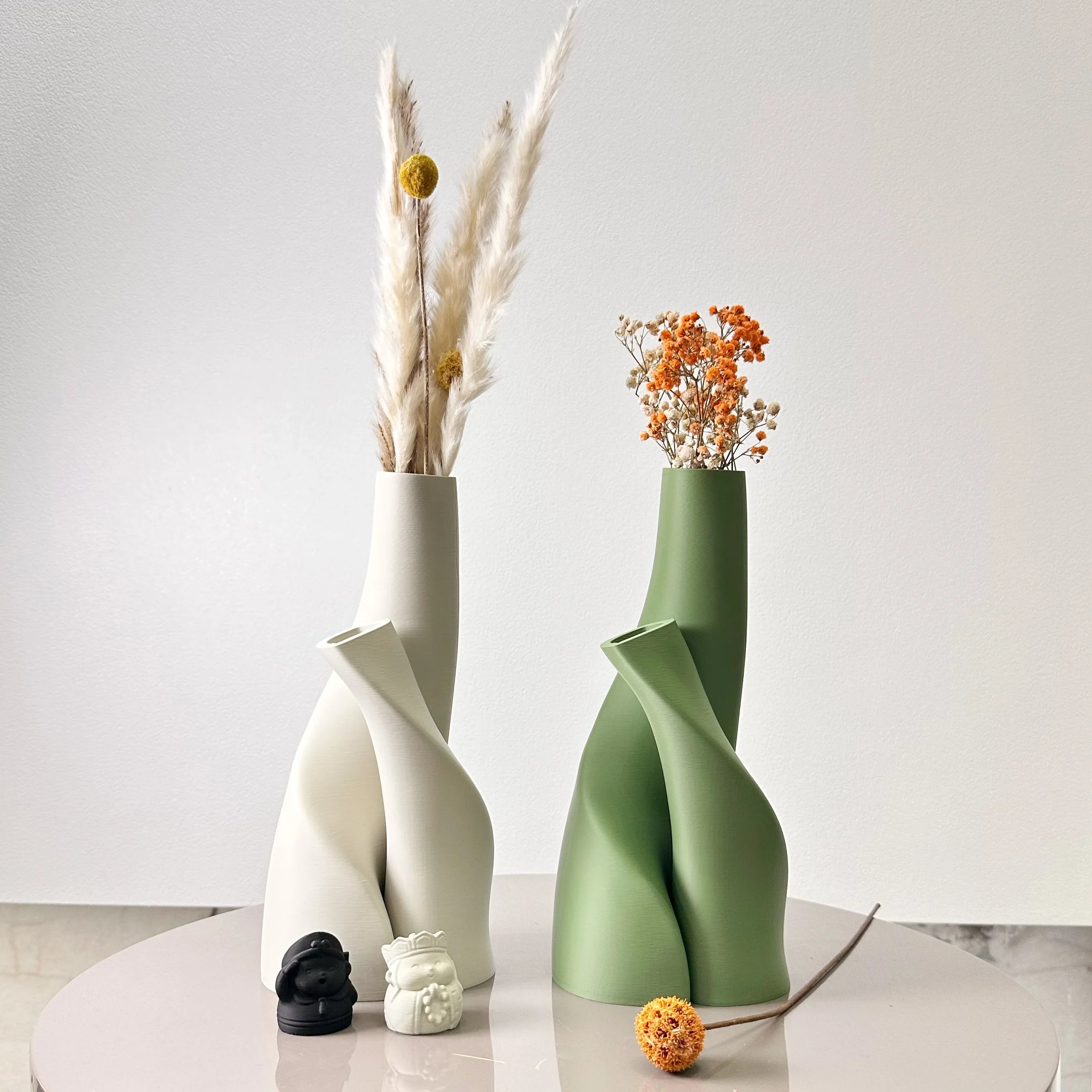 Harmonious Sculpture Vase Set